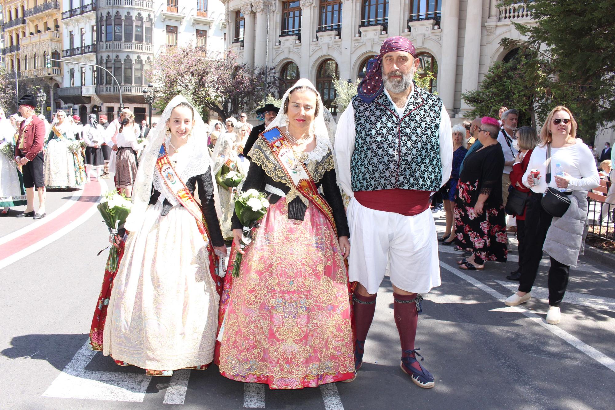 El desfile de falleras mayores en la Ofrenda a San Vicente Ferrer