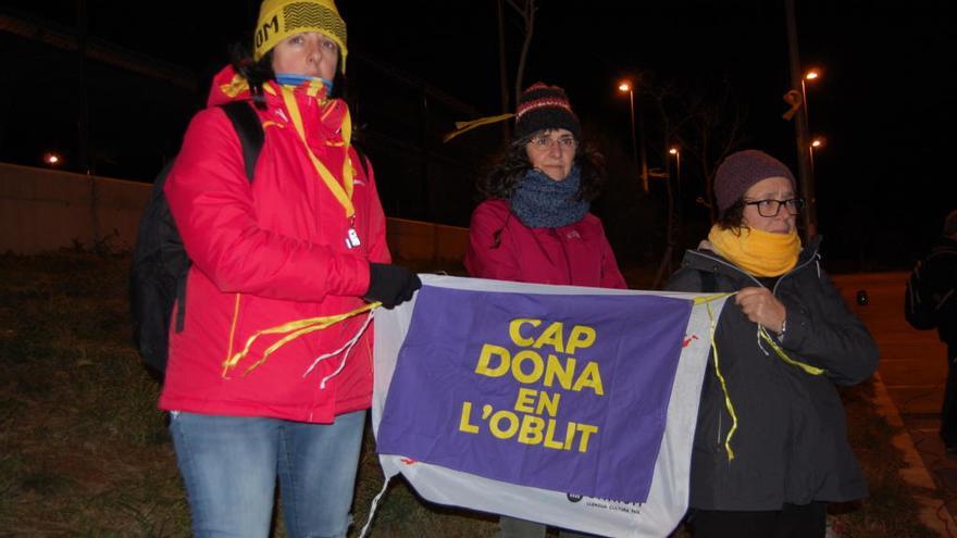 Activistes de Cap Dona en l&#039;Oblit, fa unes setmanes a Figueres.