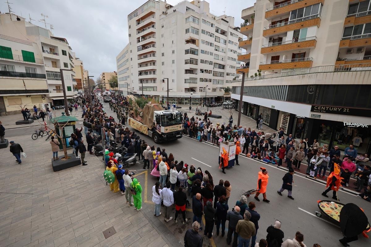 Búscate en las imágenes de la rúa de Carnaval de Ibiza
