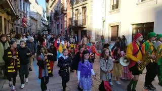 Los riosellanos disfrutan "como enanos" de su Carnaval infantil