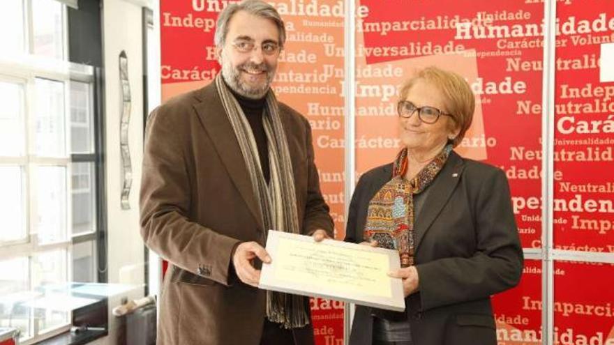 Los gerontólogos premian la labor de Cruz Roja Galicia