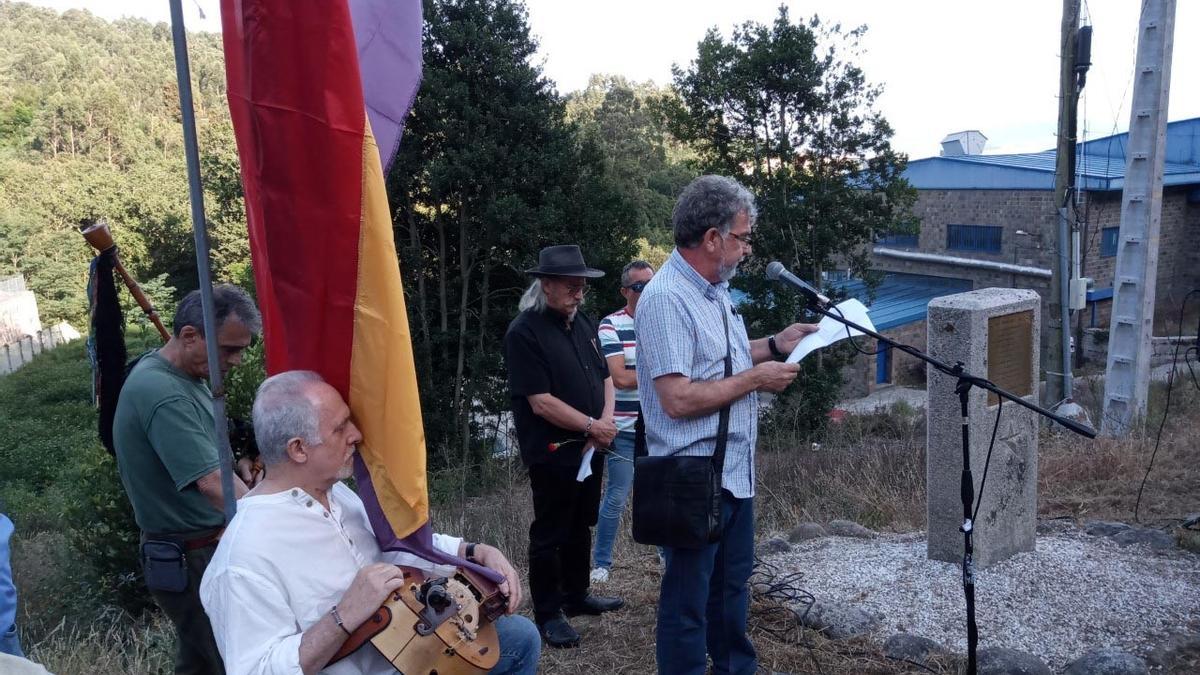 Una de las celebraciones en homenaje a los mártires de Anguieiro en Cangas.