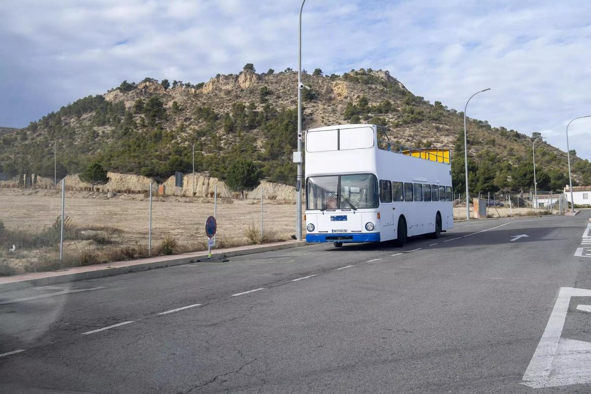 El servicio continuo de autobús traslada a los visitantes hasta el núcleo de la feria.