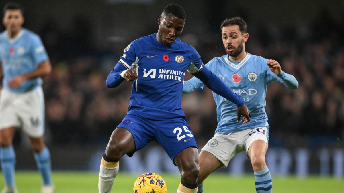 Moisés Caicedo, en un duelo frente al Manchester City