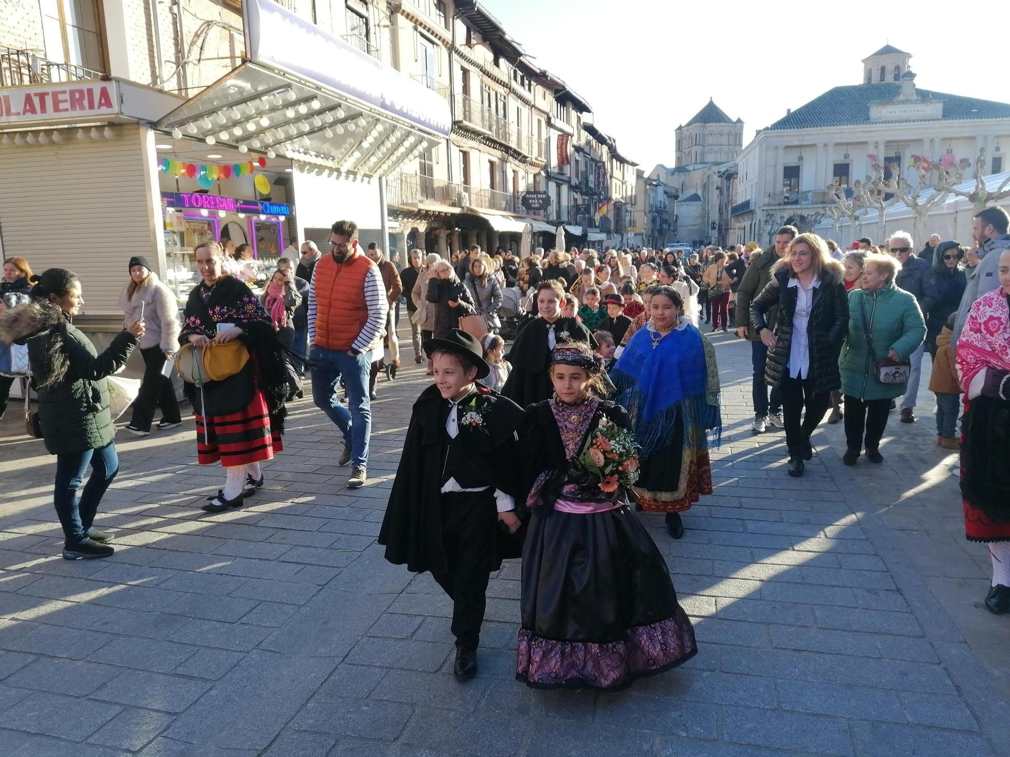 GALERÍA | Toro arropa a los novios en la boda infantil de Carnaval