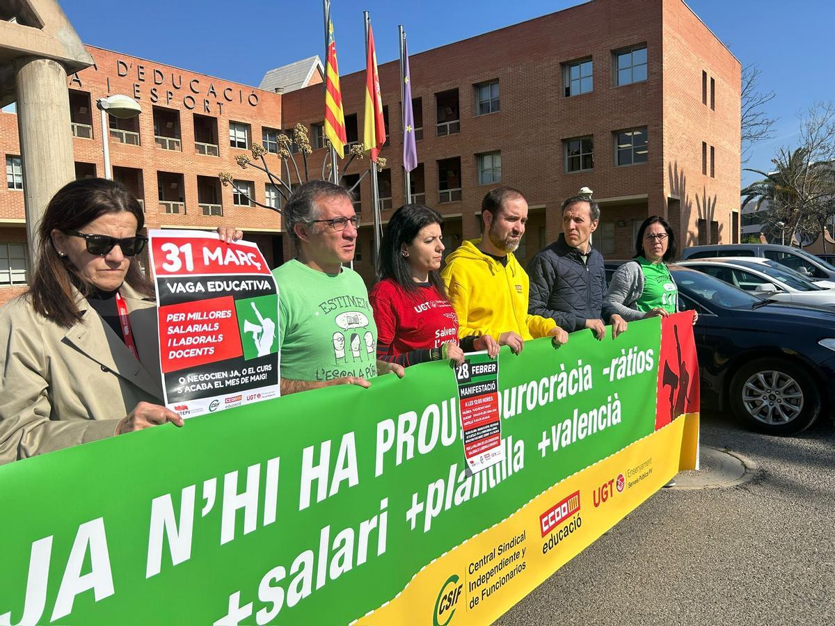 Imagen de archivo de una protesta de los sindicatos ante la Conselleria de Educación