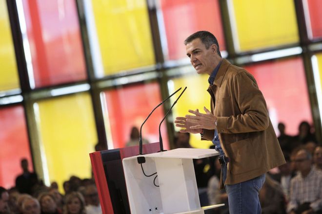 Sánchez titlla d’«indecent» que Mazón segueixi al capdavant de la Generalitat: «¿Algú sap on és Feijóo?» Sánchez titlla d’«indecent» que Mazón segueixi al capdavant de la Generalitat: «¿Algú sap on és Feijóo?»