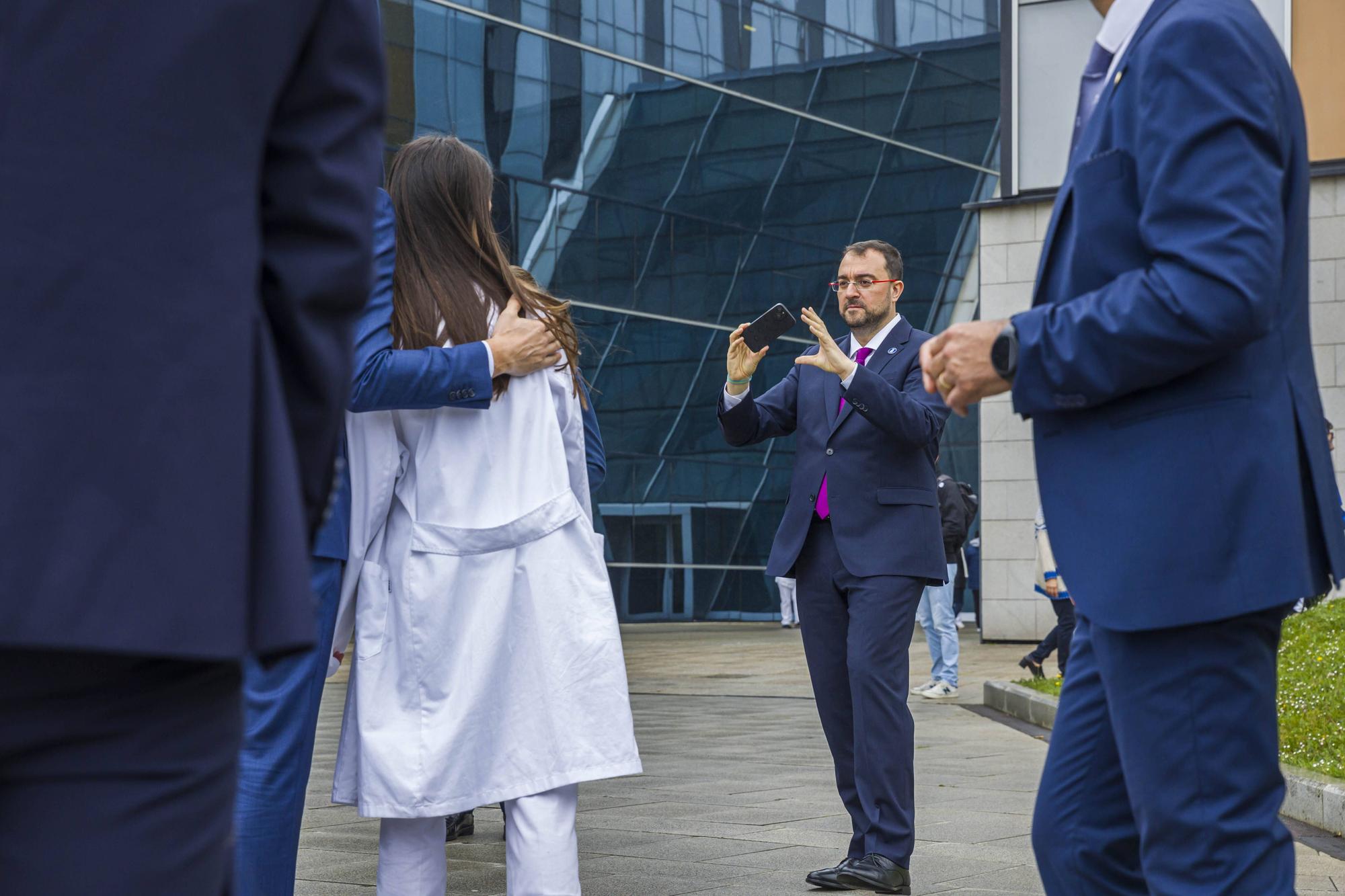 Visita de Pedro Sánchez al Hospital Universitario Central de Asturias (HUCA) en Oviedo