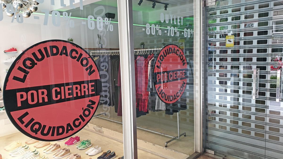 Una tienda en Vigo afectada por la crisis económica derivada de la pandemia.