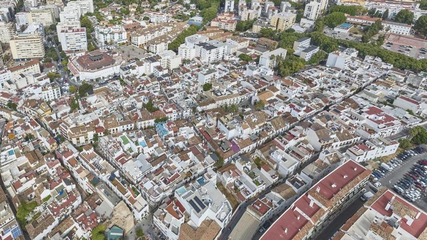 Vecinos advierten de la dificultad de comprar una vivienda en Marbella