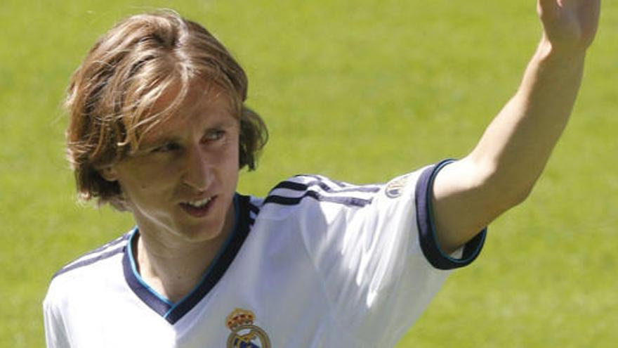 Luca Modric es presentado en el Bernabéu