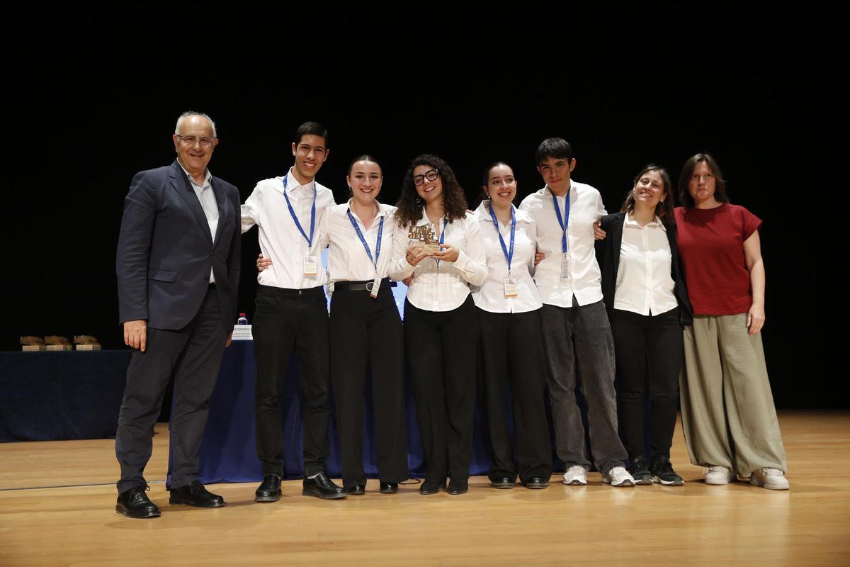 El grup de l'IES Vils-seca que ha guanyat la Liga de Debat