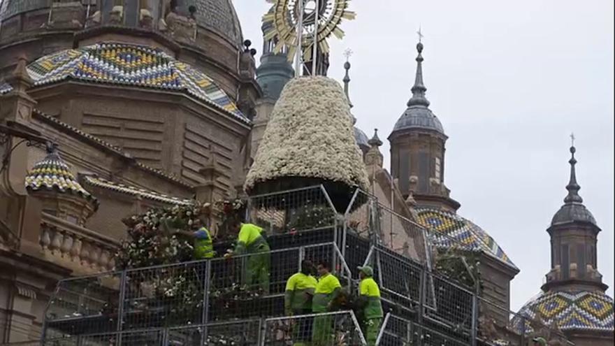 Desmontan la estructura de la Virgen del Pilar