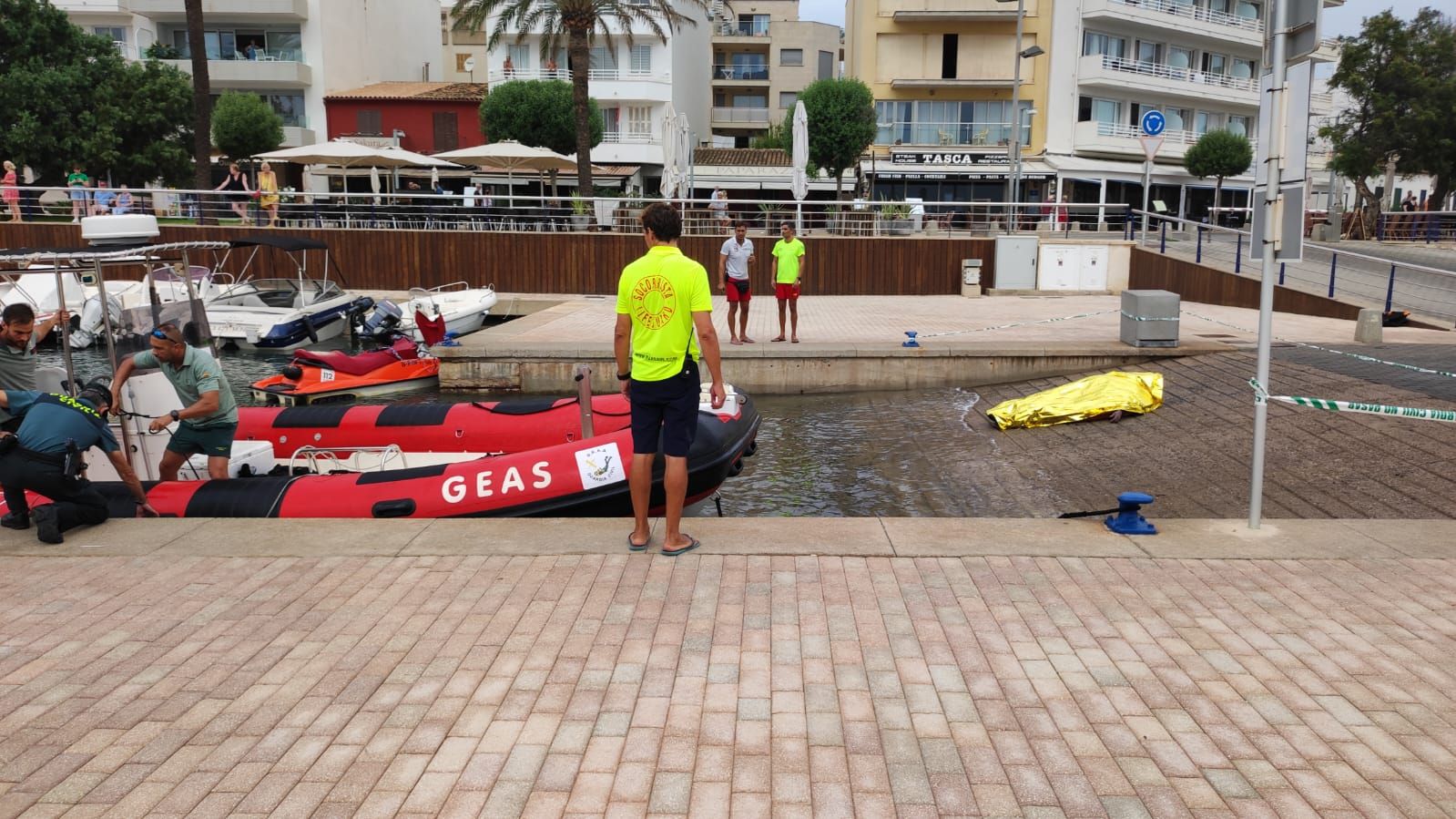 Rescatan el cadáver de un buceador en aguas de Cala Bona