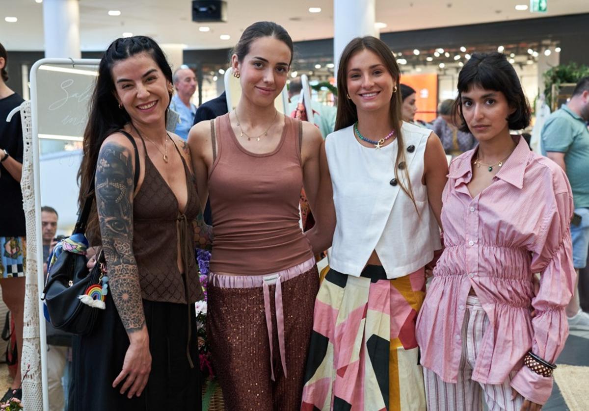 Laura Rabadán, Celia García, Blanca Caffarena y Caterina Iannolo.