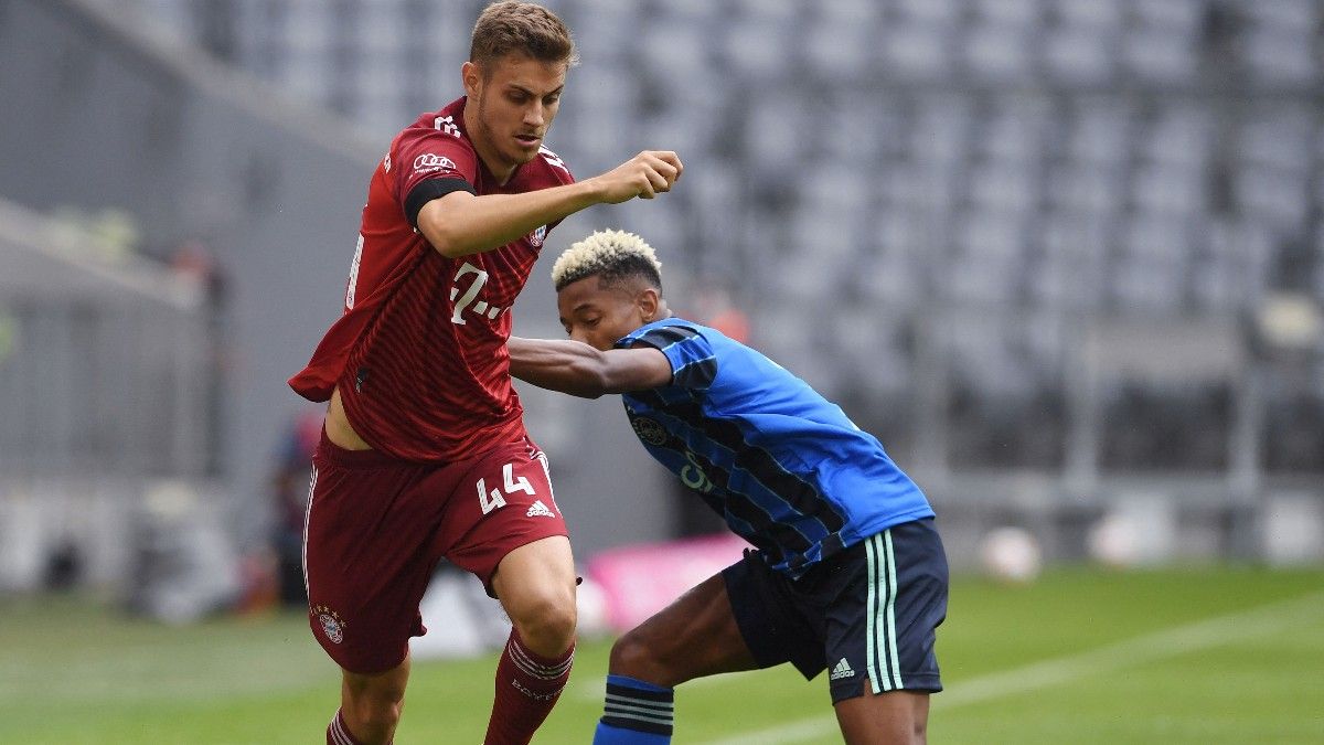 Josip Stanisic ha vuelto a los entrenamientos tras haber superado el covid