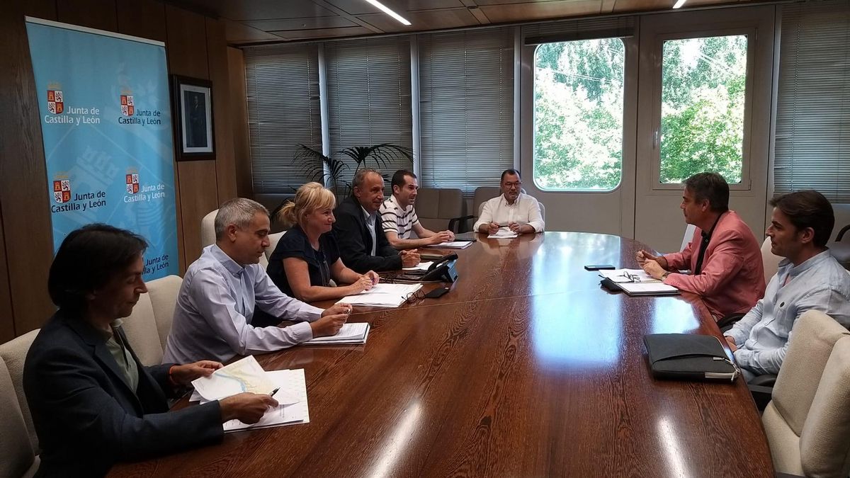 Reunión entre el alcalde de Toro y la delegada de la Junta.