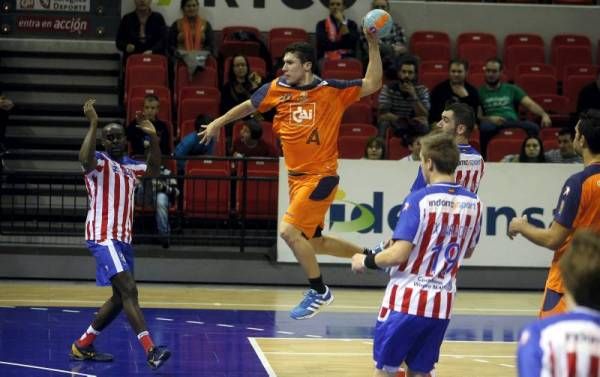 Fotogalería del encuentro del BM Aragón ante el Atlético