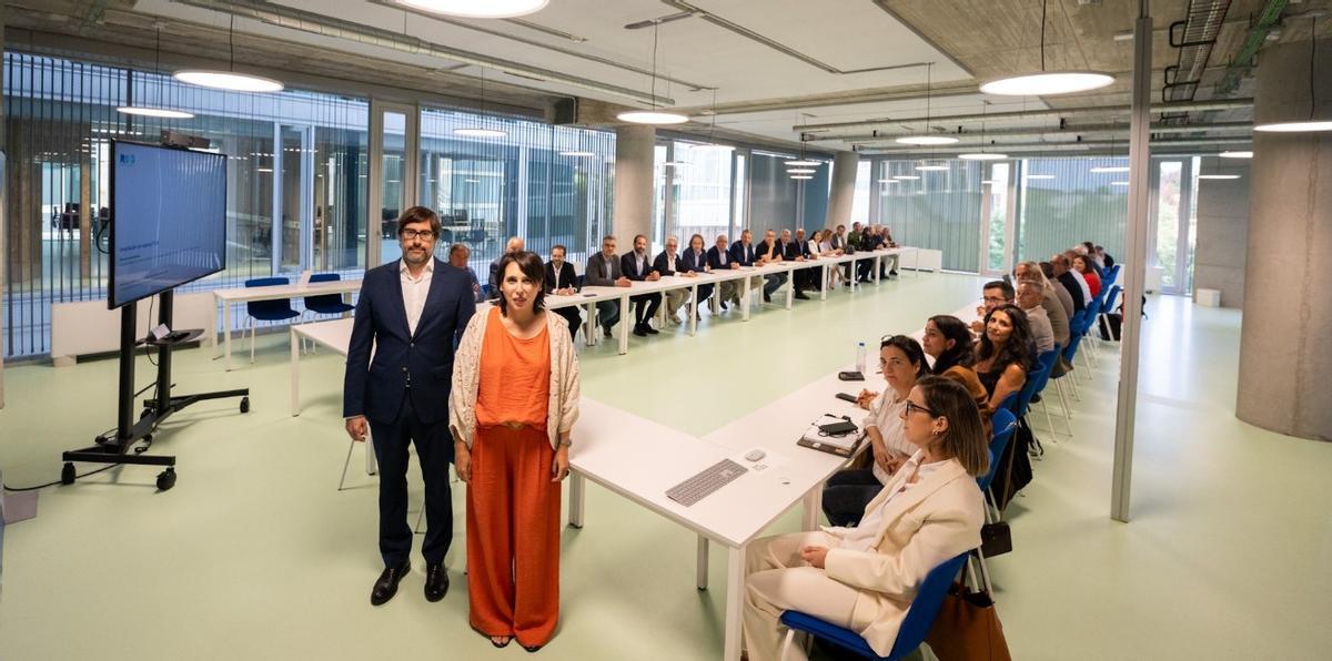 Lorenzana y Bruquetas mantuvieron un encuentro con representantes de los clústeres gallegos