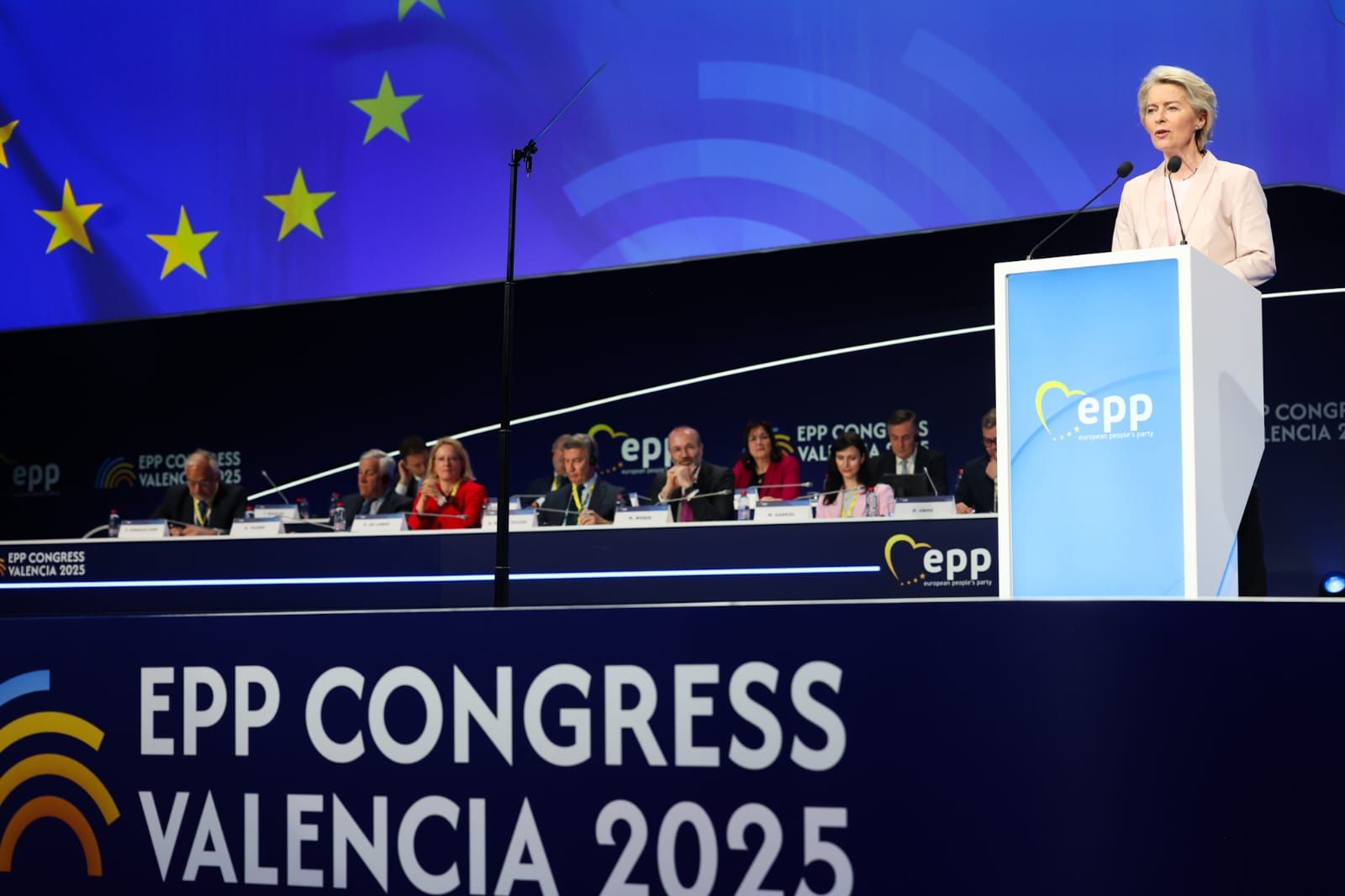 La primera jornada del congreso del PPE en València, en imágenes