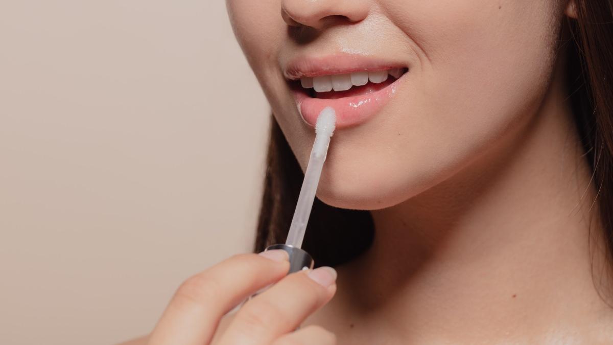 La nueva obsesión de las +30 es este 'lip oil' viral que además de hidratar en profundidad también protege y aporta color