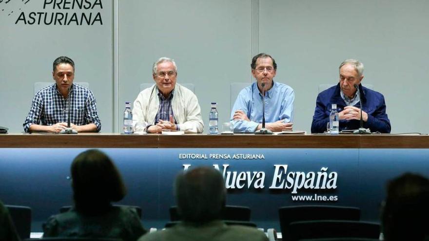 Por la izquierda, Ángel Argüelles, Alonso Puerta, Javier Rodríguez y Adolfo Fernández.