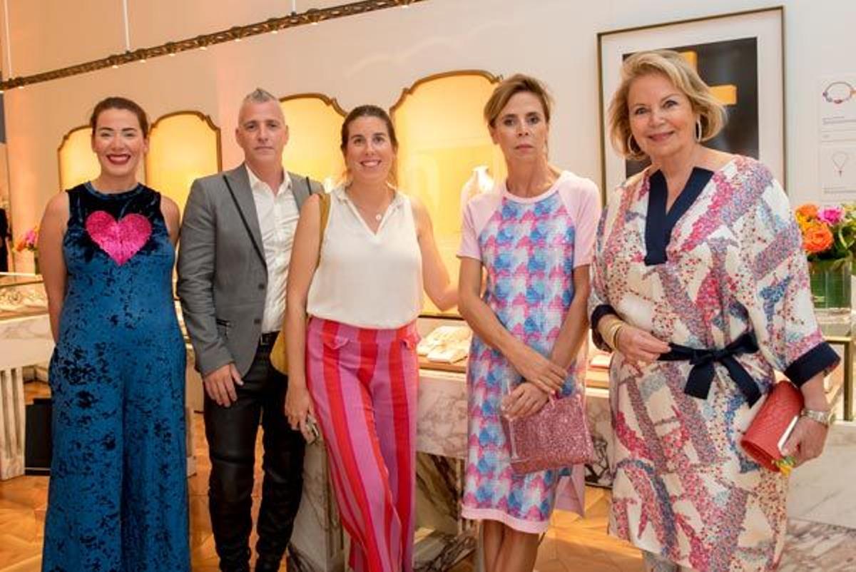 El equipo de Agatha Ruiz de la Prada en la exposición 'Bvlgari, Warhol y el POP'