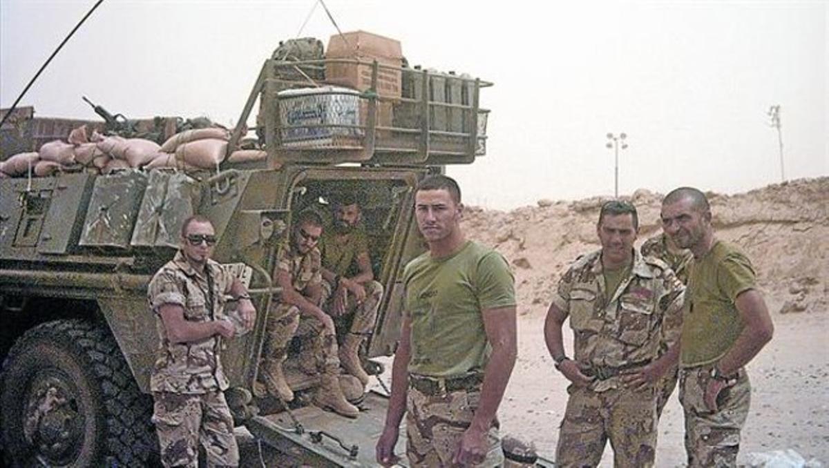 Guerra del Golfo 8Soldados españoles en la frontera de Irak con Kuwait, en mayo del 2004.