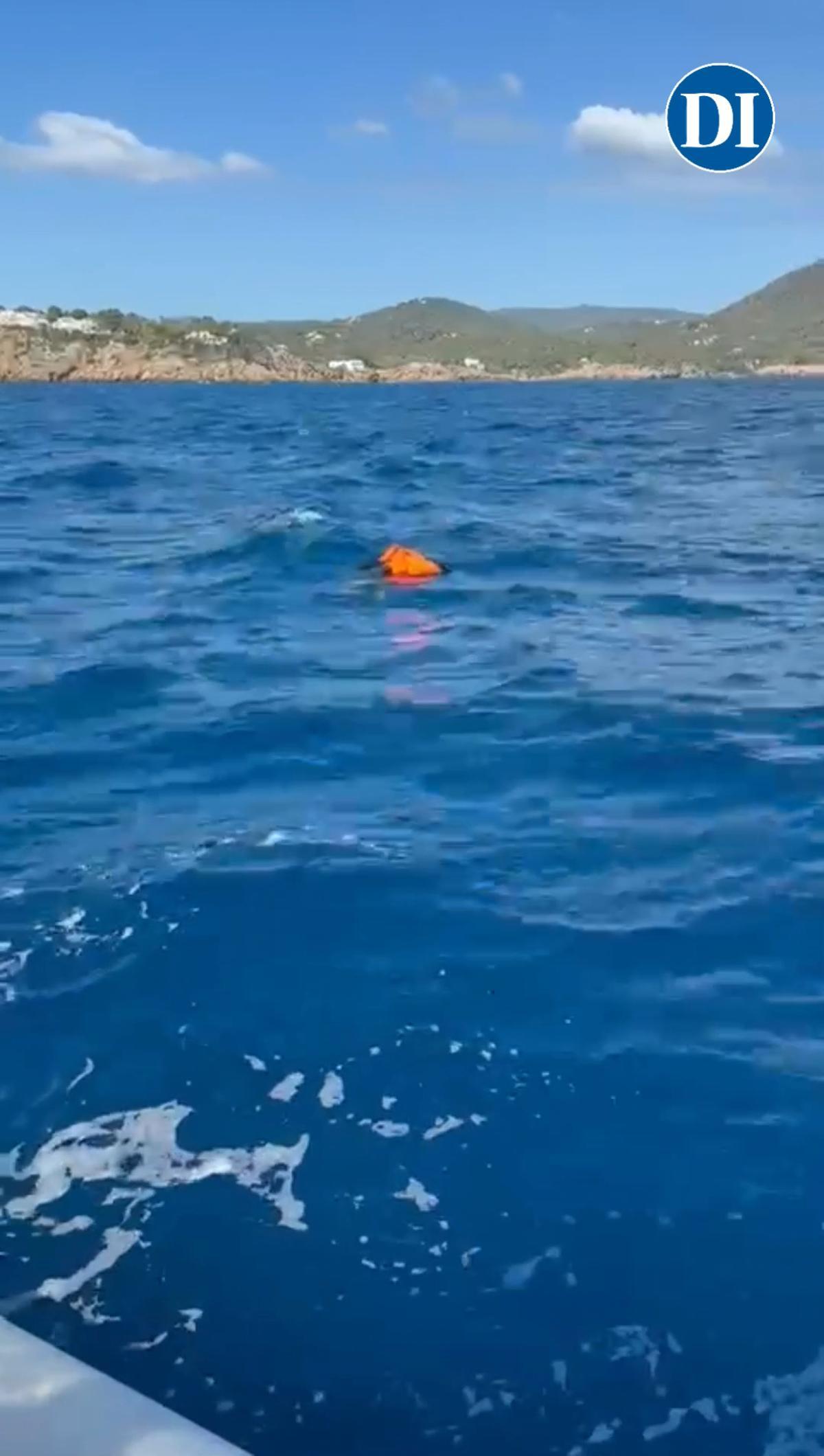 Vídeo: Encuentran un cadáver flotando en una cala de Ibiza