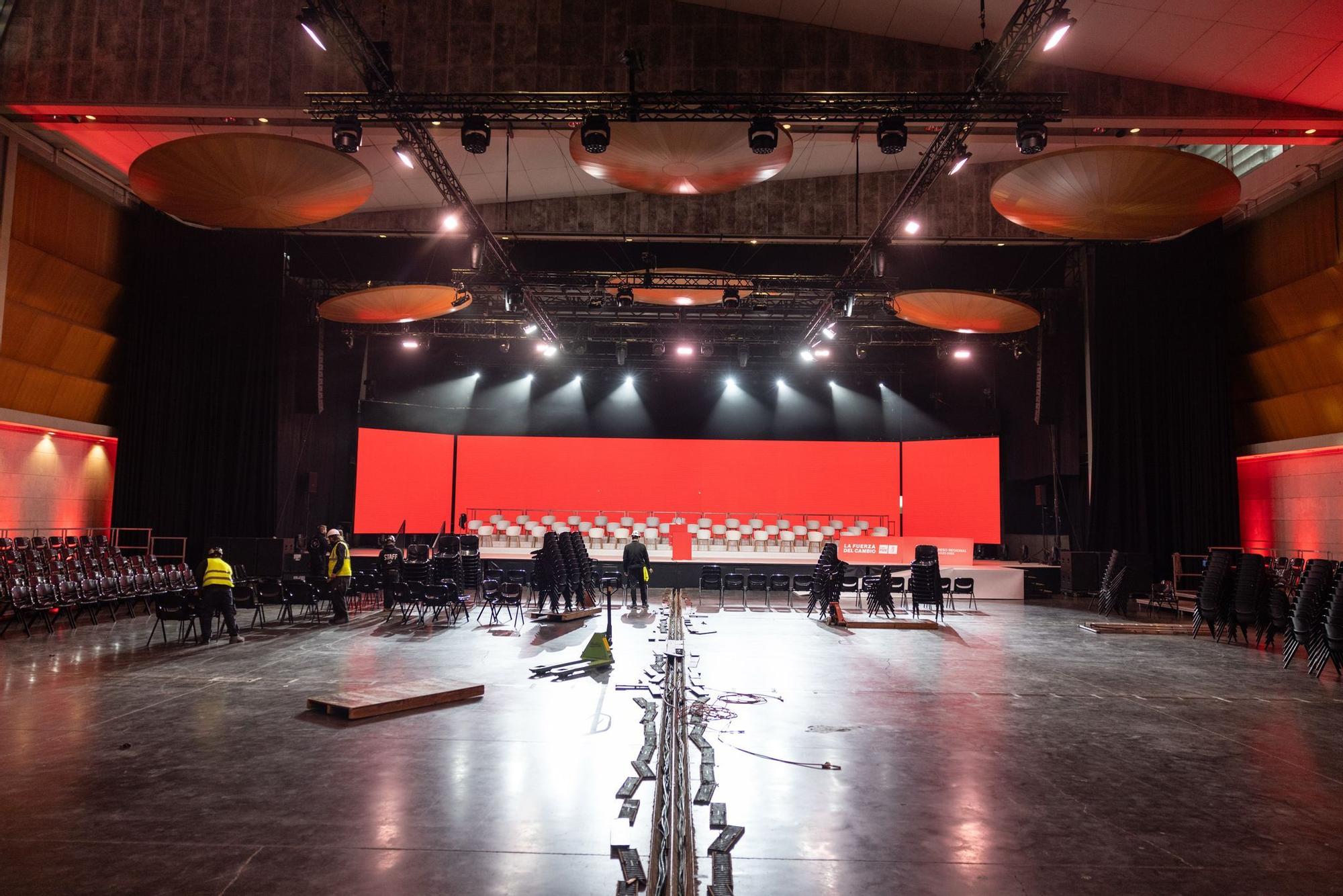 En imágenes | Zaragoza ya se prepara para el Congreso del PSOE Aragón