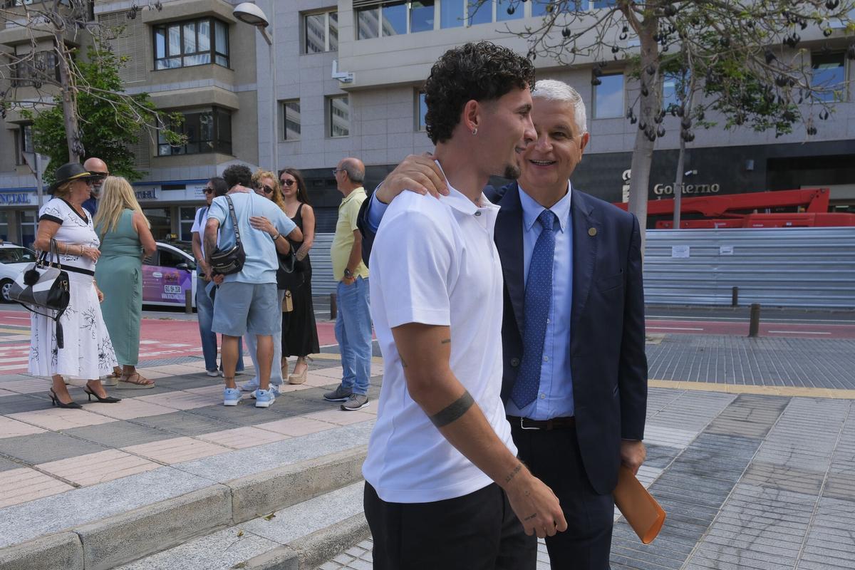 Recibimiento a Yeremy Pino en la Presidencia del Gobierno de Canarias en Las Palmas de Gran Canaria