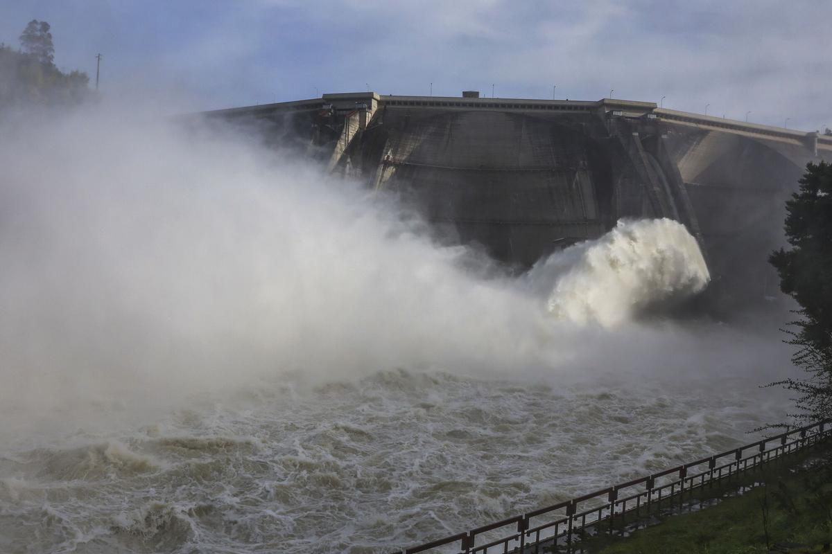 Portugal  prepara evacuar a miles de personas por riesgo de inundaciones graves