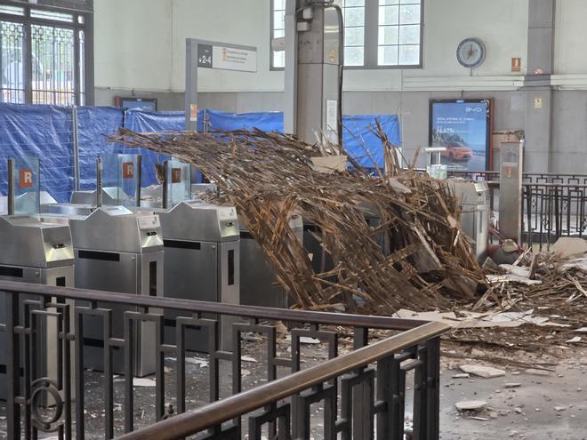 Incidencias en Rodalies Renfe hoy, en directo  Última hora de la caída del techo en Fabra i Puig: heridos e interrupciones al tráfico