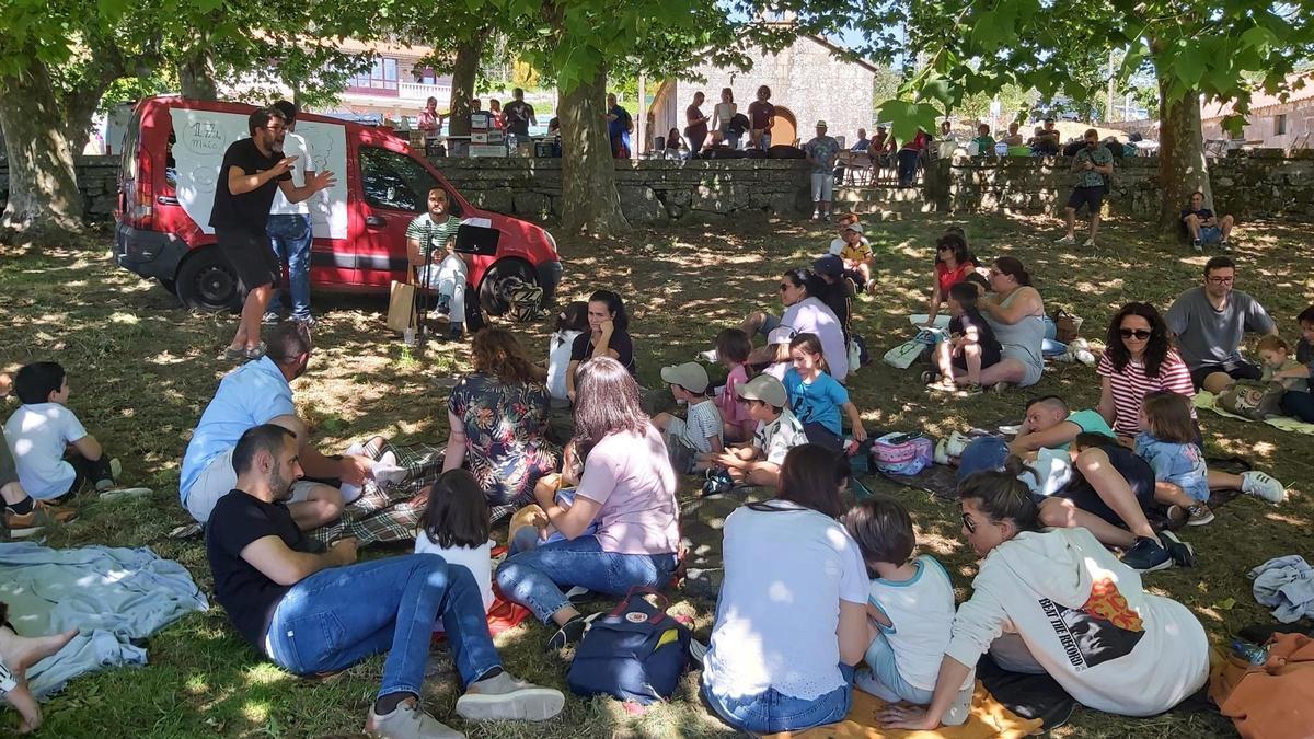 Unha das actividades do ano pasado na Romaría das Letras Galegas de Bon, no adro de Sanamedio.