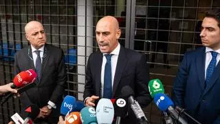 El abogado de Rubiales suplicó que le dejen salir de España: "Aquí está estigmatizado"