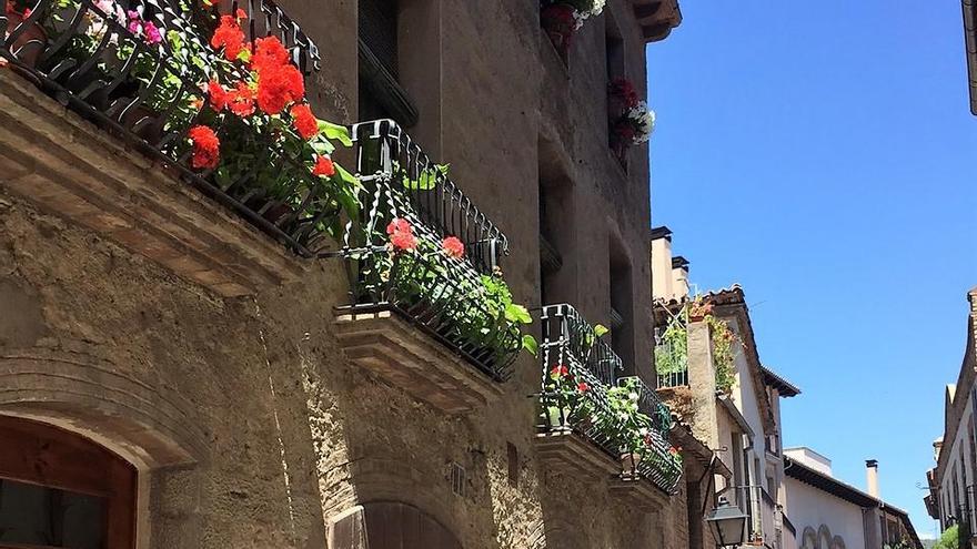 La regidoria de Cultura de Solsona convoca el 30è Concurs de flors als balcons