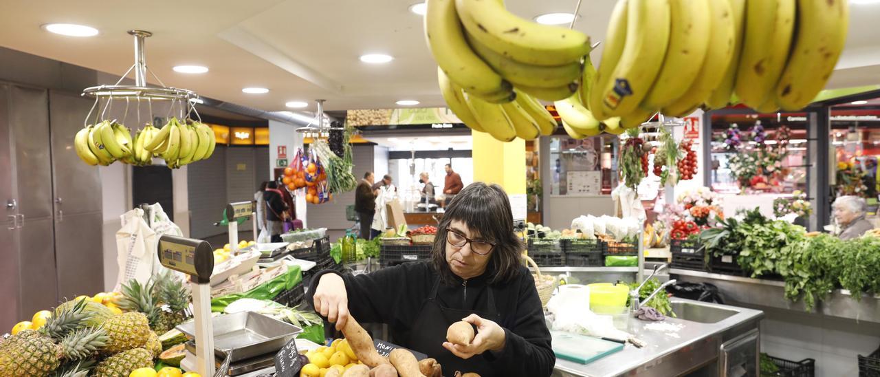 Fruites i Verdures Berga, una de les parades històriques.