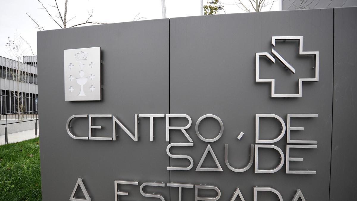 Entrada del centro de salud del concello coruñés de A Estrada