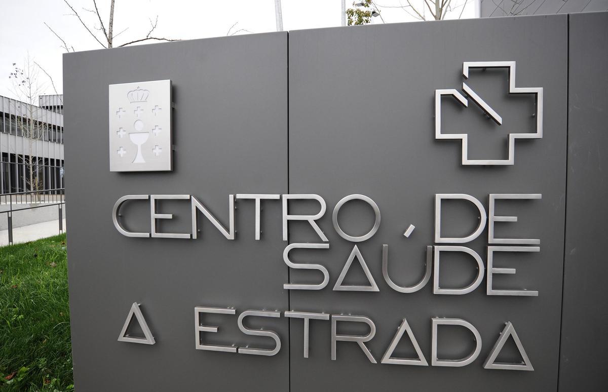 Entrada del centro de salud de A Estrada.