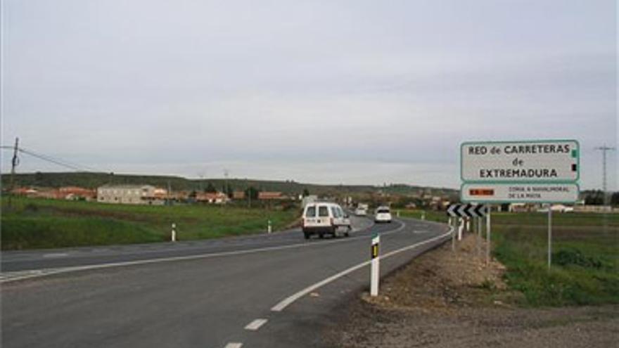 El trazado de la autovía convence a Moraleja y no del todo a Coria