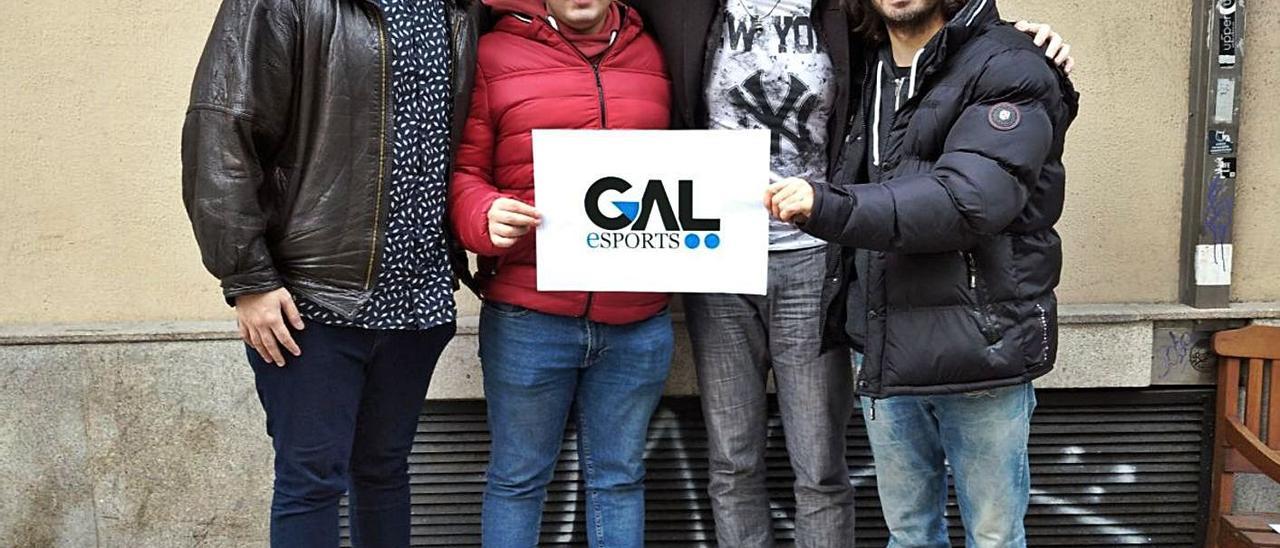 Algunos de los miembros de ‘GalEsports’ en una de sus primeras reuniones. |  // FDV