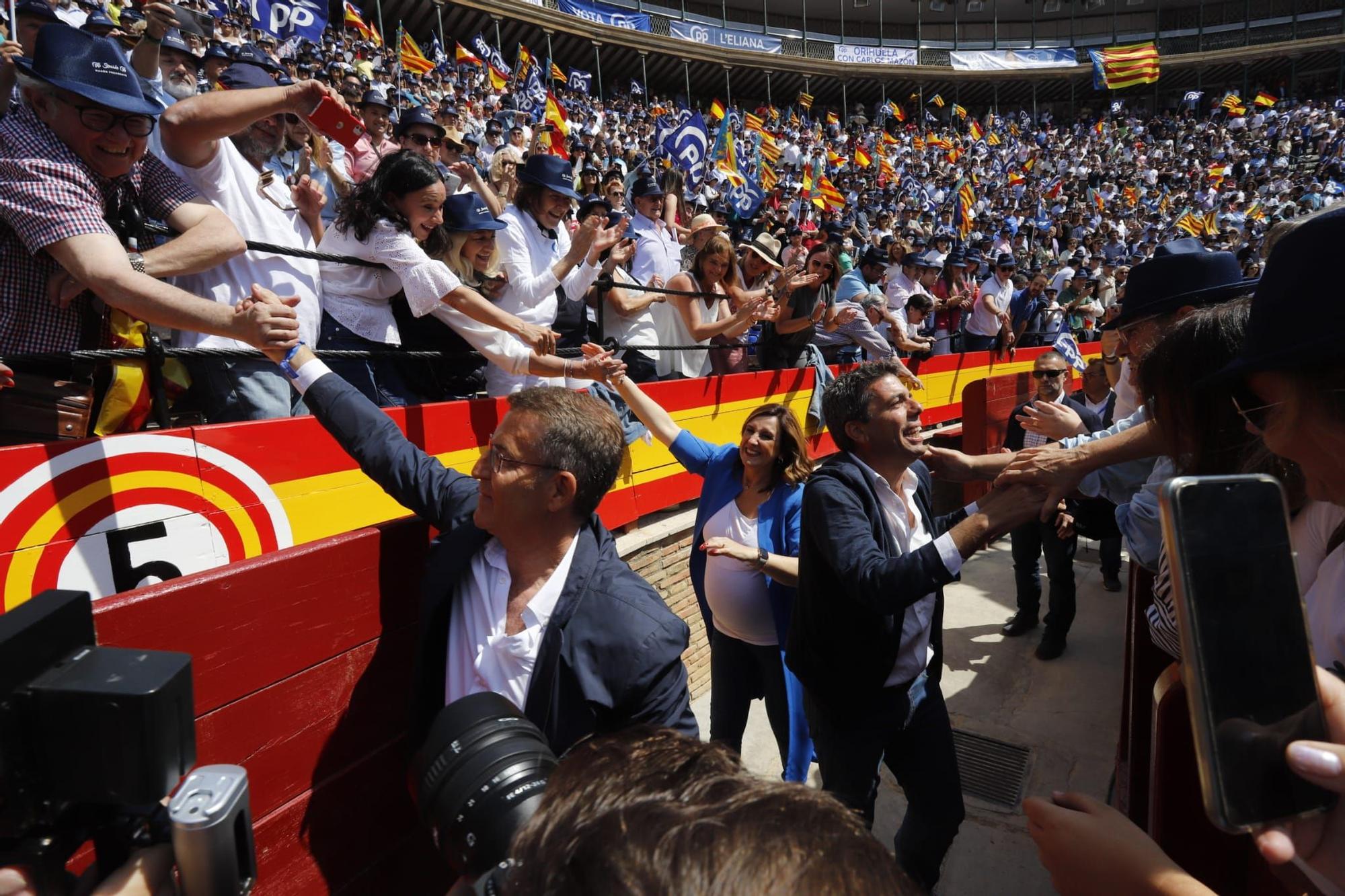 Mitin central del PPCV en la Plaza de Toros de València