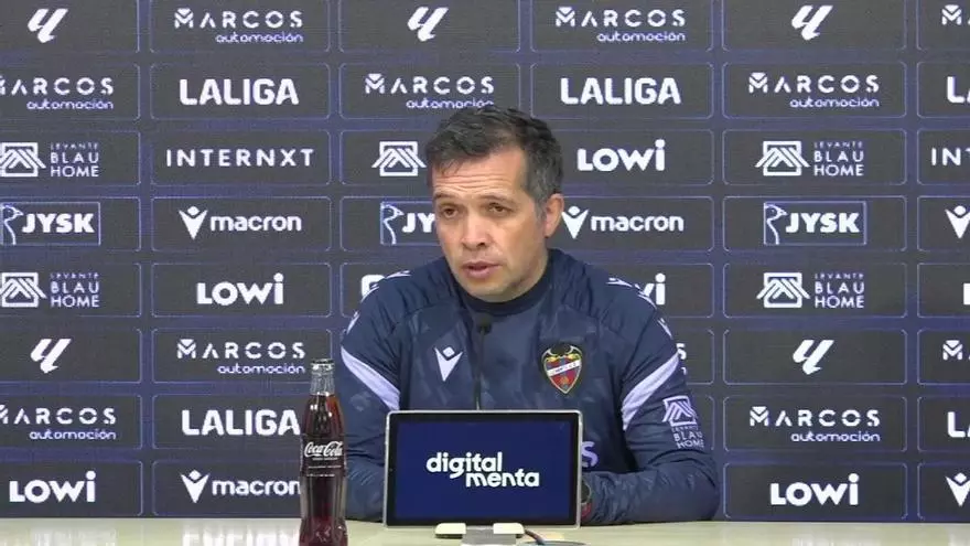 Luis Castro: "El Atlético es muy difícil de batir"