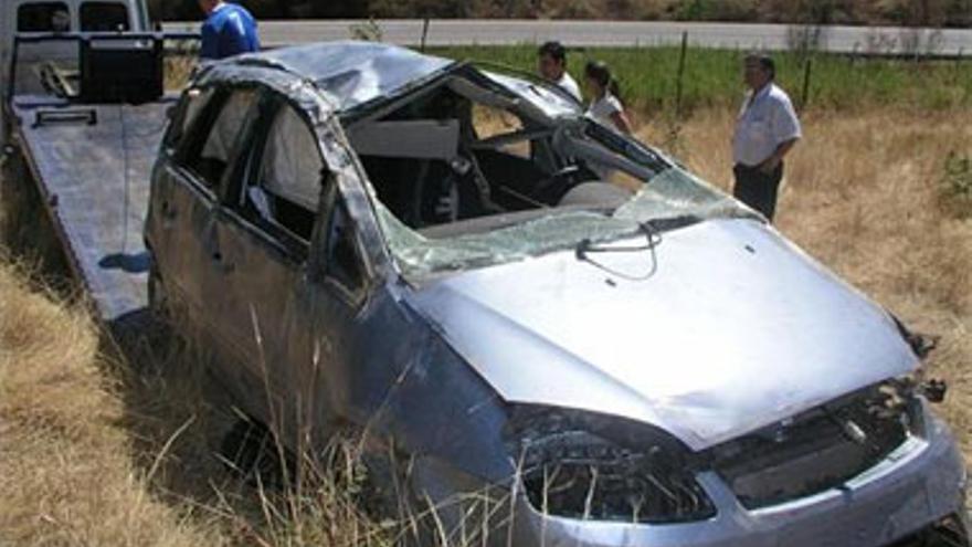 Un fallecido en accidente de tráfico en Zarza la Mayor