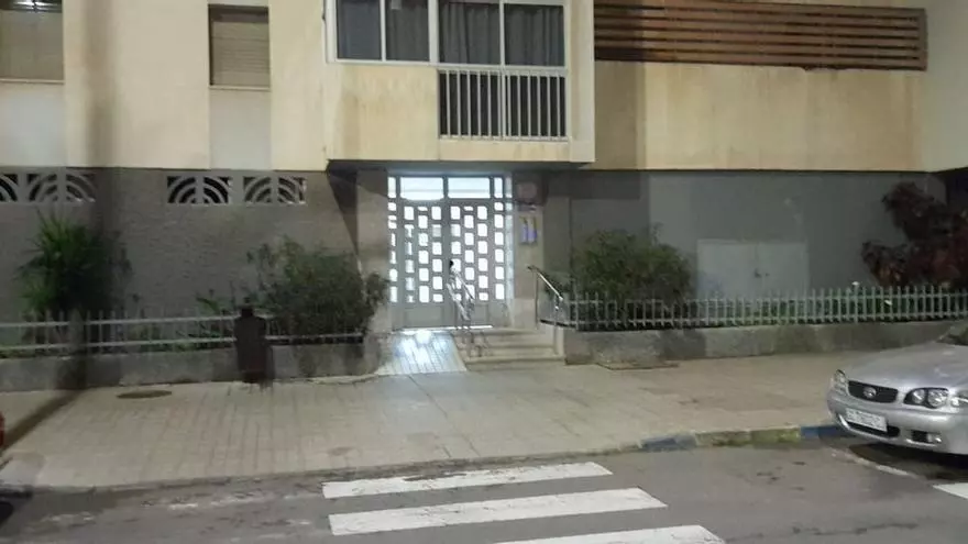 Los vecinos, afectados por la muerte de un hombre precipitado en La Vega de San José