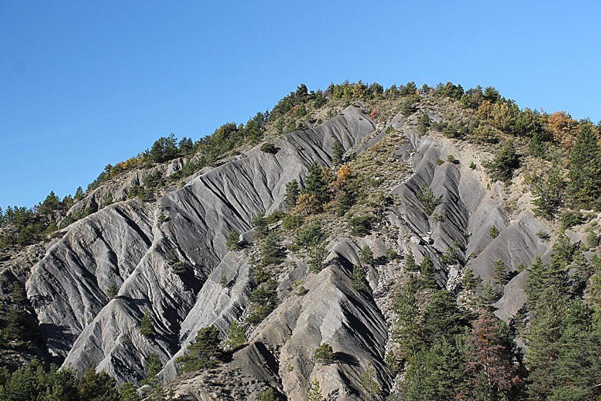 Rocas erosionadas en Francia, ejemplo de emisión de CO2 a la atmósfera