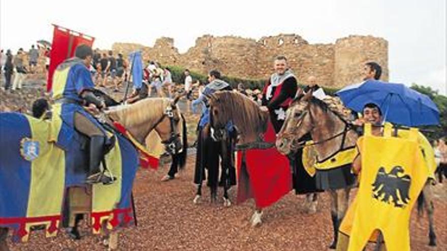 La lluvia no desluce las celebraciones de la segunda jornada de la feria medieval de Onda