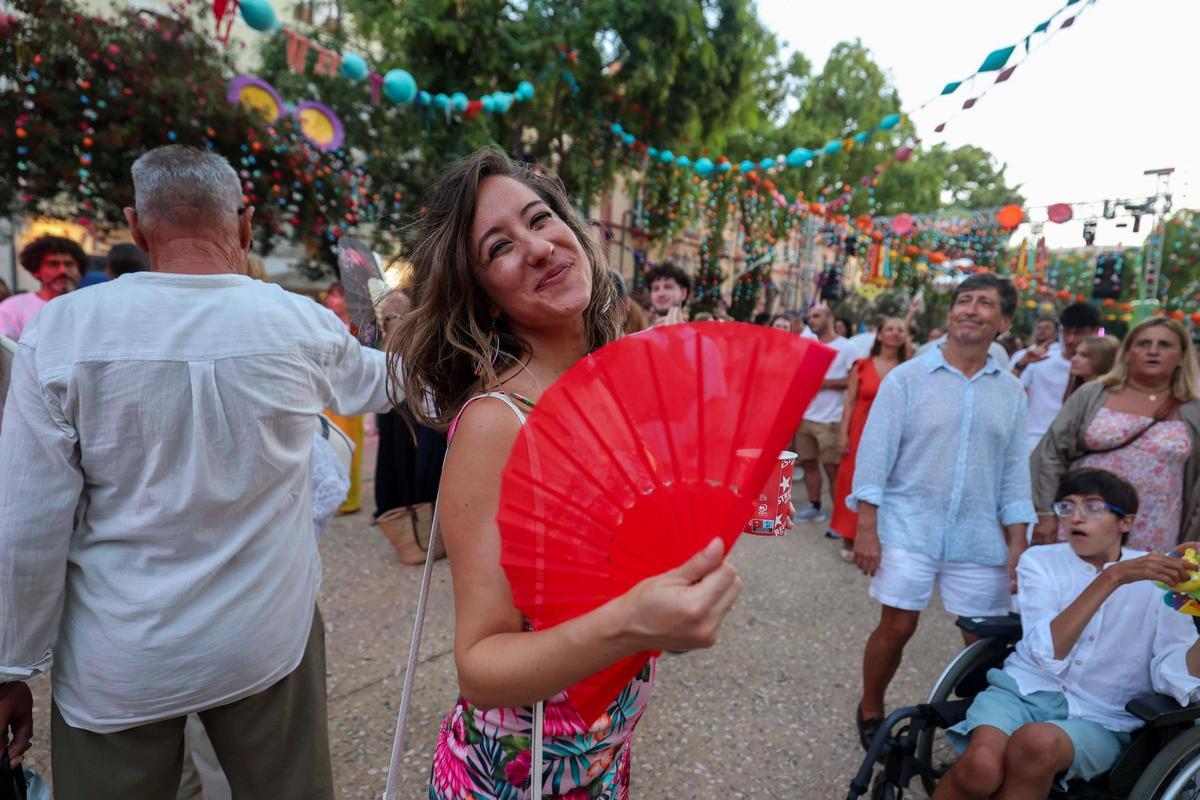 Todas las imágenes de la celebración del Flower Power de las Festes de la Terra