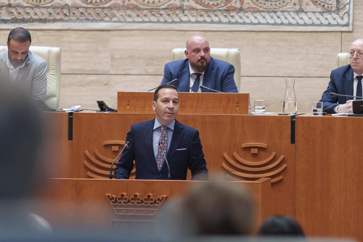 Galería | Tercera sesión del debate de investidura de María Guardiola