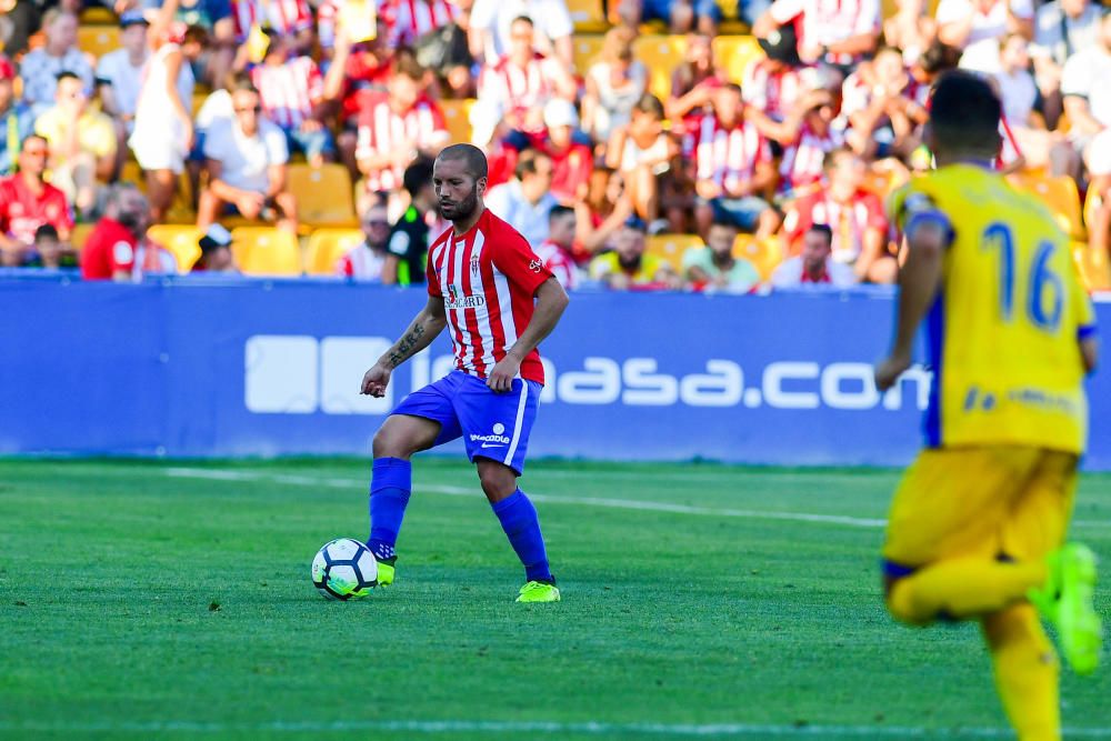 El partido entre el Alcorcón y el Sporting, en imágenes